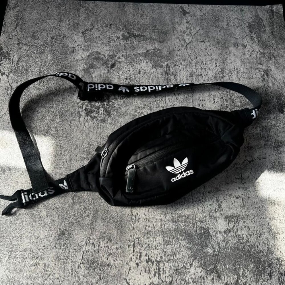 Adidas  Active  Famous  Fanny Pack